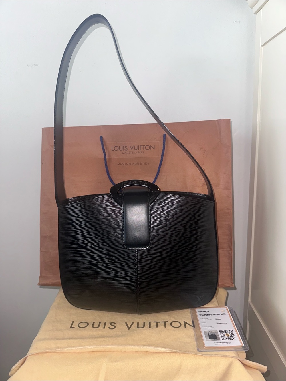 Vintage Louis Vuitton Reverie Black Epi Leather Shoulder Bag!